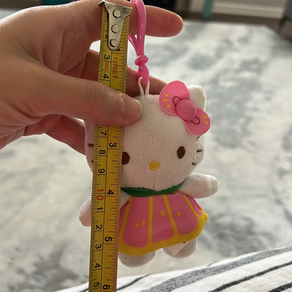 Sanrio Hello Kitty plush keychain - Picture 6 of 6